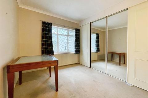 9 Boy Lane, Bradford, BD4 6DL