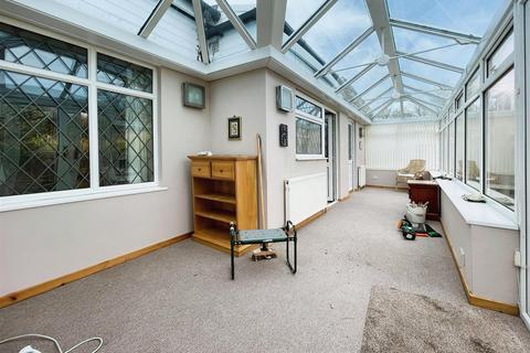 9 Boy Lane, Bradford, BD4 6DL