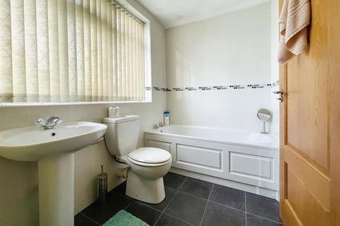 9 Boy Lane, Bradford, BD4 6DL