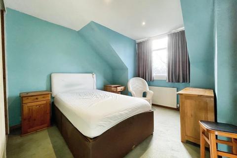 9 Boy Lane, Bradford, BD4 6DL