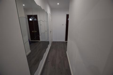 undefined, Waverley Crescent, Romford RM3