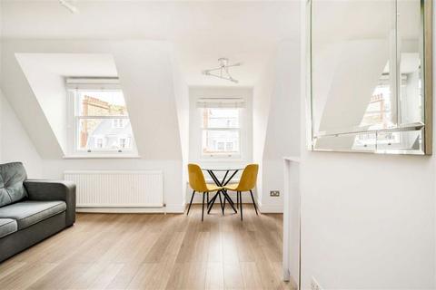 Studio to rent, Egerton Gardens, London SW3