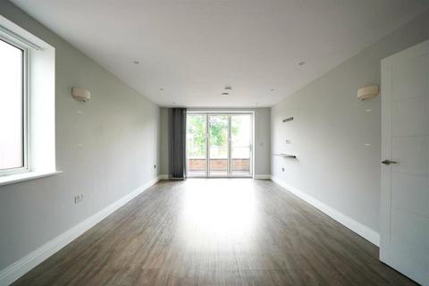 2 bedroom apartment to rent, Wood Lane, Isleworth