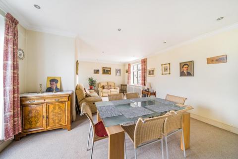 2 bedroom flat for sale, Hall Road, St Johns Wood