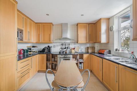 2 bedroom flat for sale, Hall Road, St Johns Wood