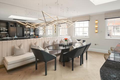 6 bedroom townhouse for sale, Chester Square, London, SW1W