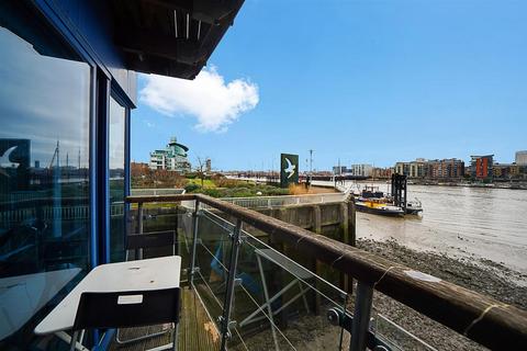 2 bedroom apartment for sale, Riviera Court, Wapping, E1W