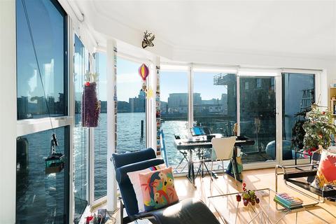 2 bedroom apartment for sale, Riviera Court, Wapping, E1W