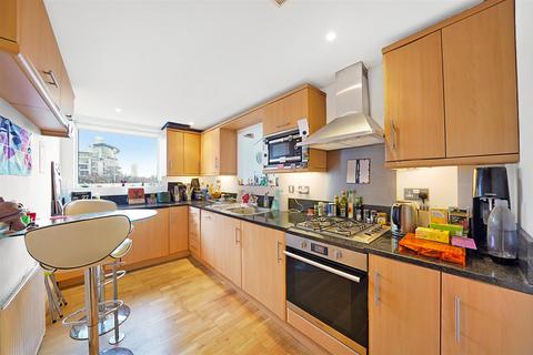 2 bedroom apartment for sale, Riviera Court, Wapping, E1W