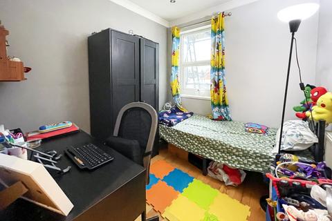 2 bedroom flat for sale, Welldon Crescent, Harrow, Middlesex, HA1 1QQ