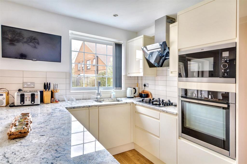 Kitchen 3.jpeg