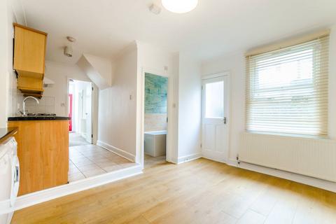 3 bedroom flat to rent, Frith Road, Leytonstone, London, E11