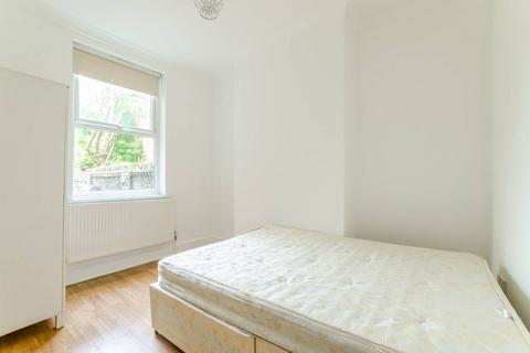 3 bedroom flat to rent, Frith Road, Leytonstone, London, E11