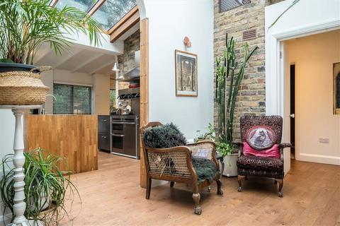 3 bedroom house for sale, Micheldever Road, London SE12