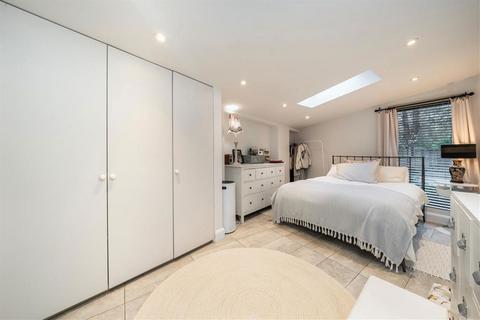 3 bedroom house for sale, Micheldever Road, London SE12