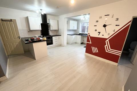 2 bedroom terraced house to rent, Willesden Avenue, PETERBOROUGH PE4