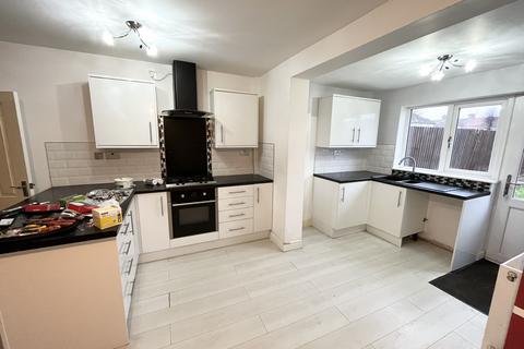 2 bedroom terraced house to rent, Willesden Avenue, PETERBOROUGH PE4
