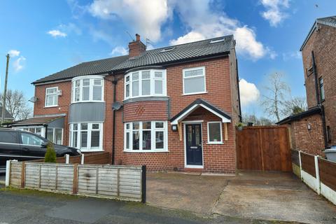 4 bedroom semi-detached house for sale, Balmoral Avenue, Urmston, M41