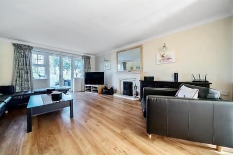 undefined, Huron Drive, Liphook