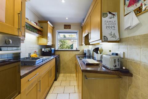 undefined, A good size 2 bedroom apartment with a garage