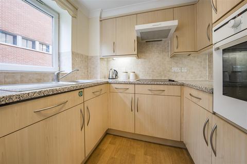 1 bedroom apartment for sale, Alma Road, Windsor