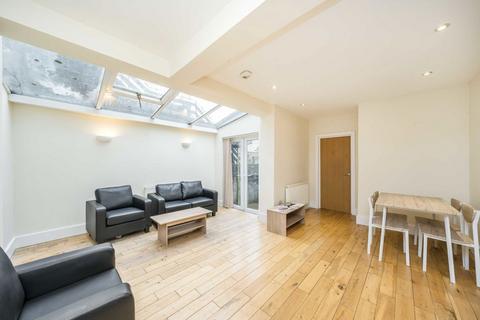 2 bedroom flat to rent, Regina Road, London N4