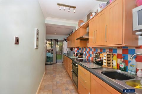 3 bedroom semi-detached house for sale, Primrose Glen, Ardleigh Green, Hornchurch, RM11