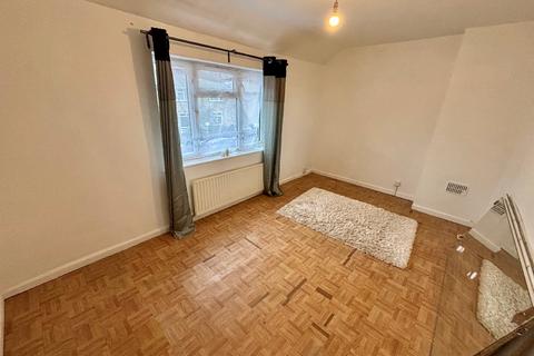 2 bedroom terraced house to rent, Hatfield Road, Dagenham RM9