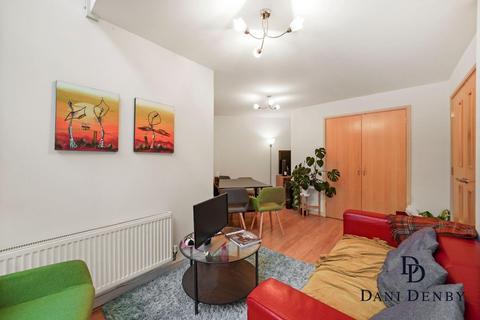 2 bedroom apartment for sale, Benwell Road, London N7