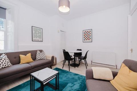 5 bedroom flat to rent, 0826L – Buccleuch Street, Edinburgh, EH8 9NQ