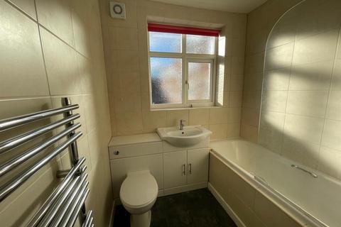 2 bedroom apartment to rent, Cleveland Avenue, Scarborough YO12