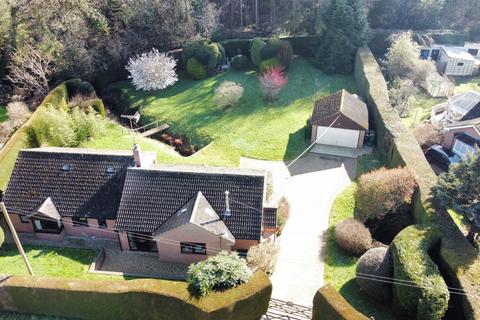 4 bedroom detached bungalow for sale, Newent GL18