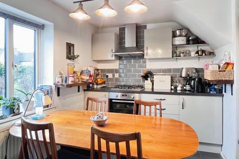 1 Bracelands, Eastcombe, Stroud, GL6 7DX
