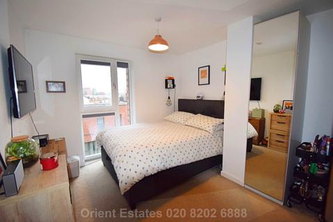 2 bedroom flat for sale, Woodlark Apartments, London