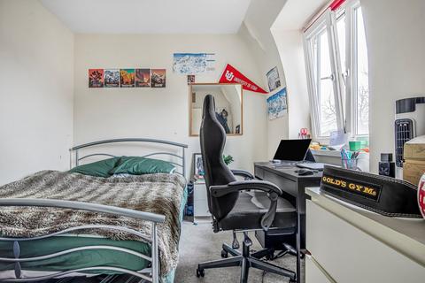 3 bedroom flat for sale, Union Grove, London SW8