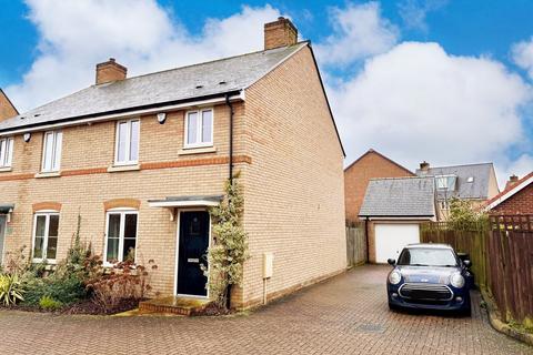 3 bedroom semi-detached house for sale, Juniper Mead, Stotfold, Hitchin, SG5