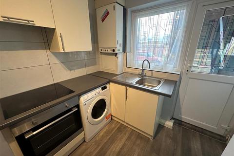 2 bedroom maisonette to rent, Whitchurch Lane, Edgware