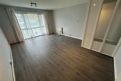 2 bedroom maisonette to rent, Whitchurch Lane, Edgware