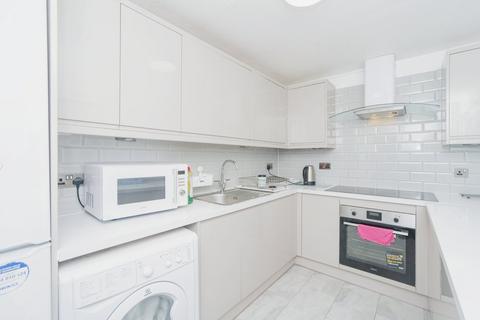 2 bedroom apartment for sale, Leda Road, London SE18