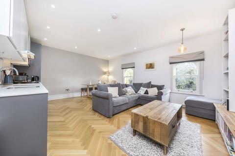 3 bedroom flat for sale, Kingston Road, Teddington TW11