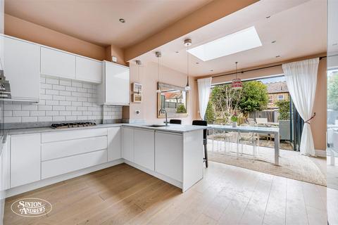 33 Green Avenue, London, W13 9RW