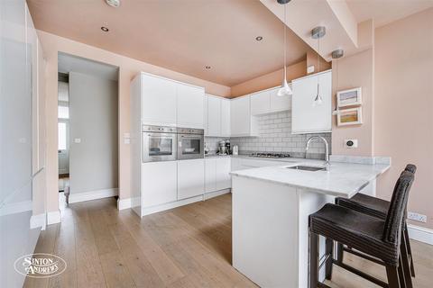 33 Green Avenue, London, W13 9RW