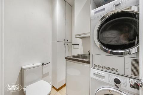 33 Green Avenue, London, W13 9RW