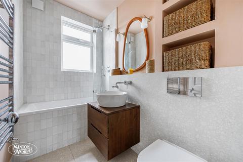 33 Green Avenue, London, W13 9RW