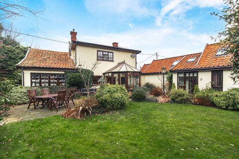 4 bedroom cottage for sale, Hargham Road, Attleborough, NR17