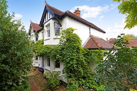 4 bedroom detached house for sale, 88 Farnborough Road, Farnham, Surrey, GU9