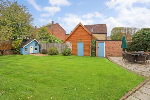 4 bedroom detached house for sale, 88 Farnborough Road, Farnham, Surrey, GU9