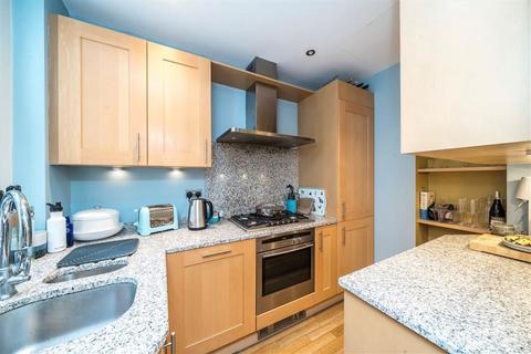 3 bedroom flat for sale, Warwick Square, London SW1V