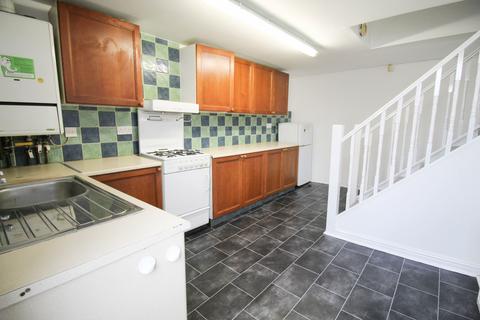 2 bedroom property to rent, The Lanes, Pudsey, Leeds, West Yorkshire, LS28