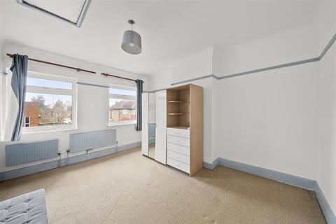 239a Powder Mill Lane, Twickenham, TW2 6EH